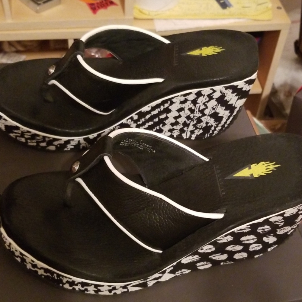 Shoes - Picture 5 of 14